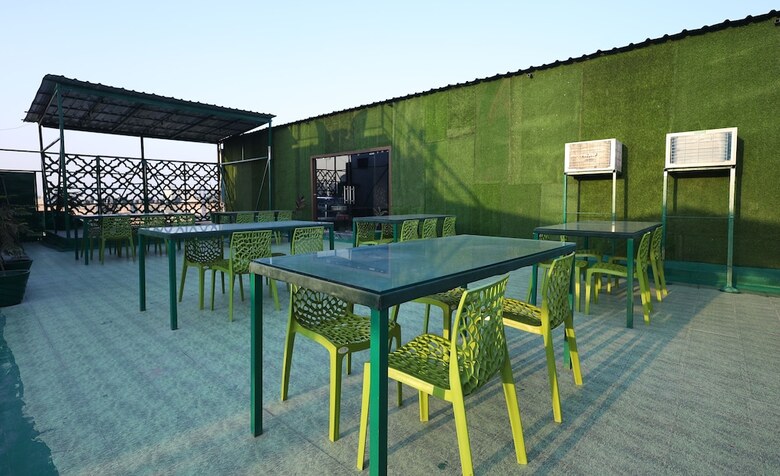 Hotel Tulsi Garden - Near Prem Mandir Vrindavan