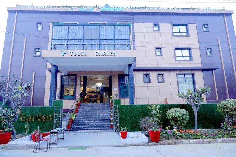 Hotel Tulsi Garden - Near Prem Mandir Vrindavan