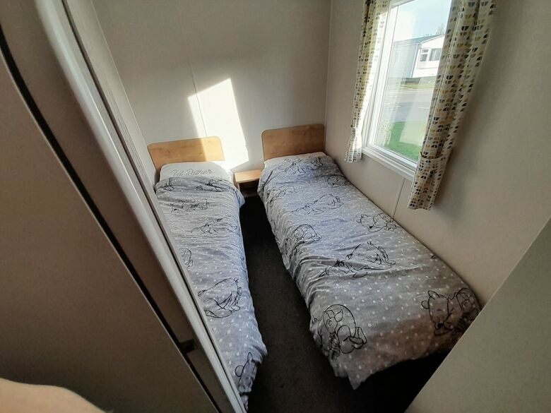 Beautiful 3 Bed Caravan In Walton On The Naze