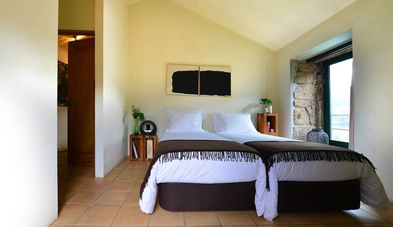 Casas De Pousadouro 1043