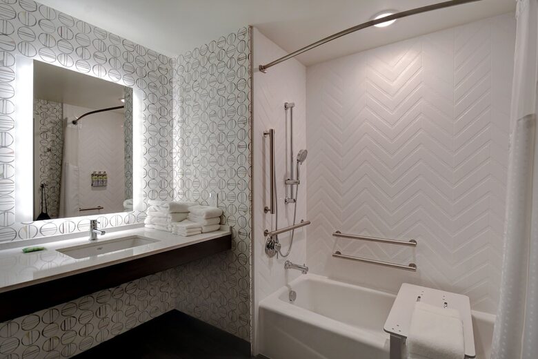 Hotel Holiday Inn Erie By Ihg