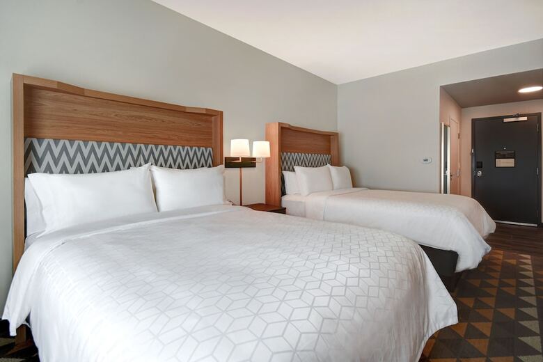 Hotel Holiday Inn Erie By Ihg