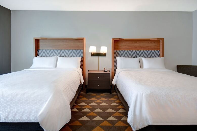 Hotel Holiday Inn Erie By Ihg
