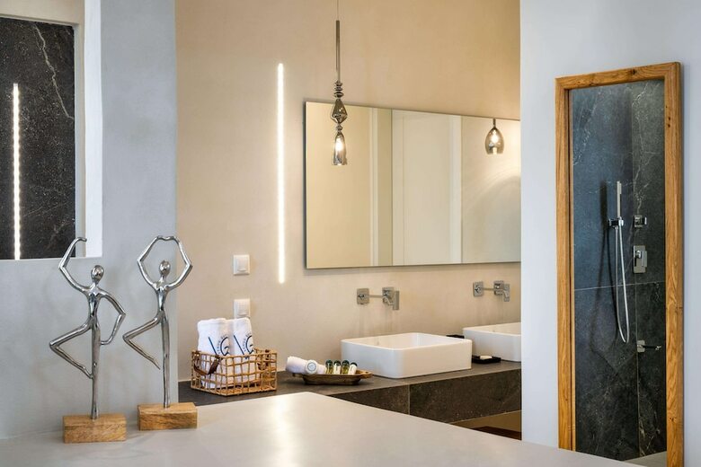 Hotel Venus Sunrise Suites & Villas