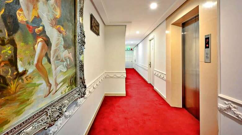 Hanz Premium Le Thanh Ton Hotel