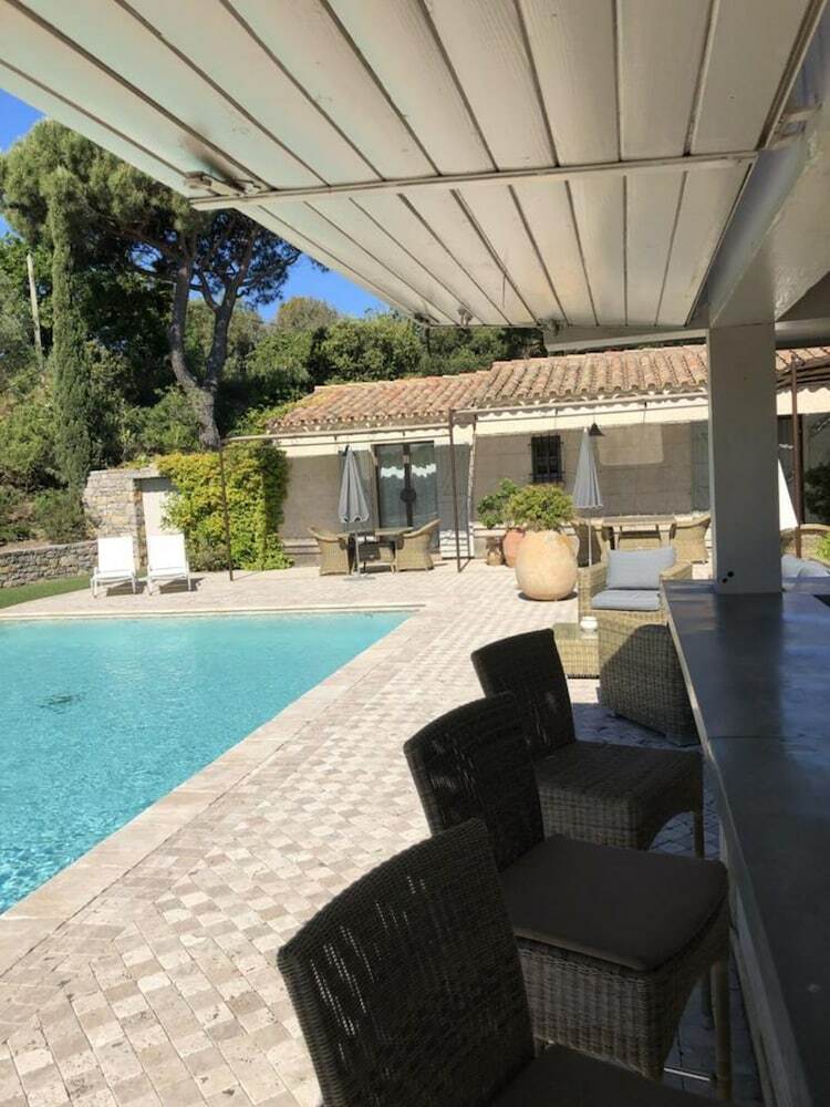 Auberge De L'oum�de