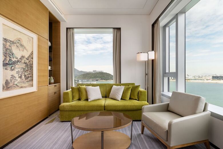 Sheraton Hong Kong Tung Chung Hotel