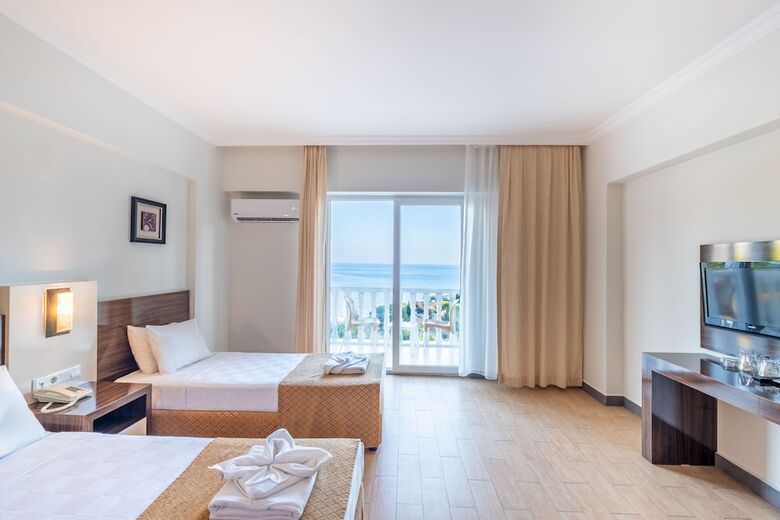 Hotel Senza Garden Holiday Club