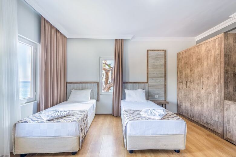 Hotel Senza Garden Holiday Club