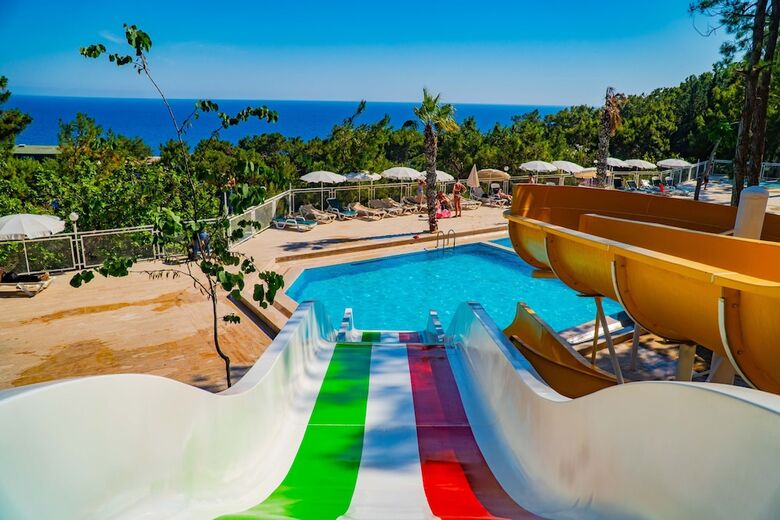Hotel Senza Garden Holiday Club