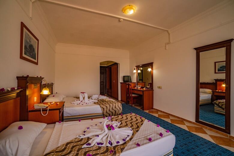 Hotel Senza Garden Holiday Club