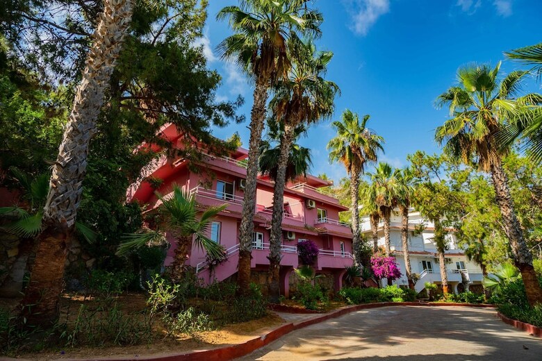 Hotel Senza Garden Holiday Club