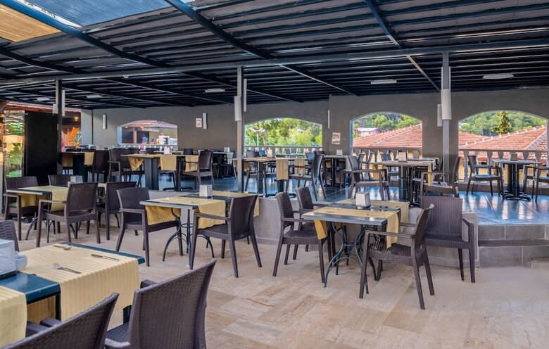 Hotel Senza Garden Holiday Club