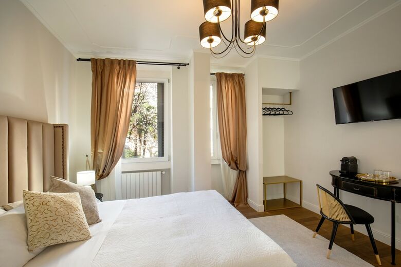Hotel Daplace - Corso Monforte Suites