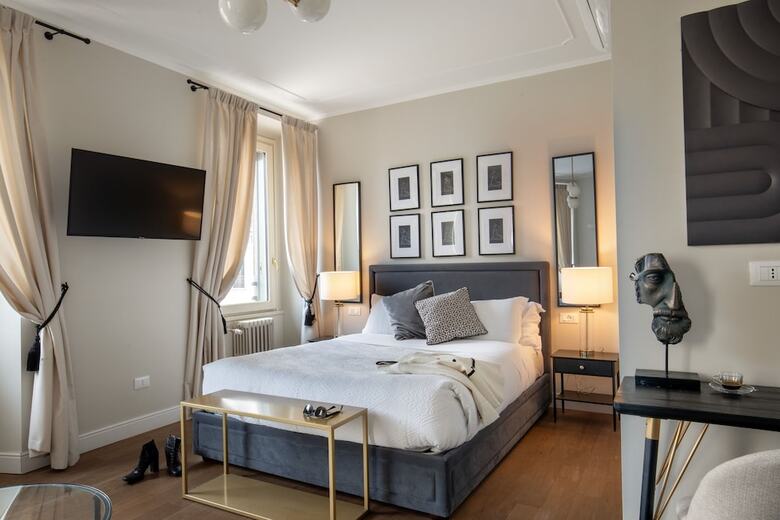 Hotel Daplace - Corso Monforte Suites