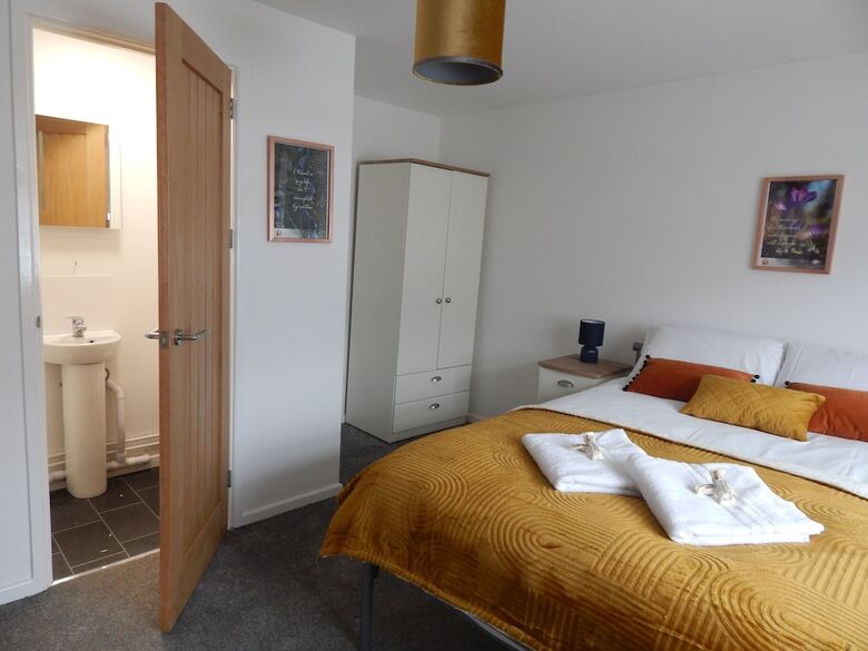 Brookfield En-suite Rooms