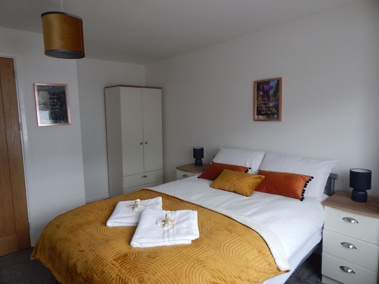 Brookfield En-suite Rooms