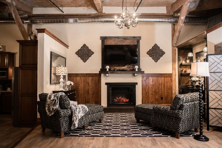 Hotel Rusty Rail Brewing Co.