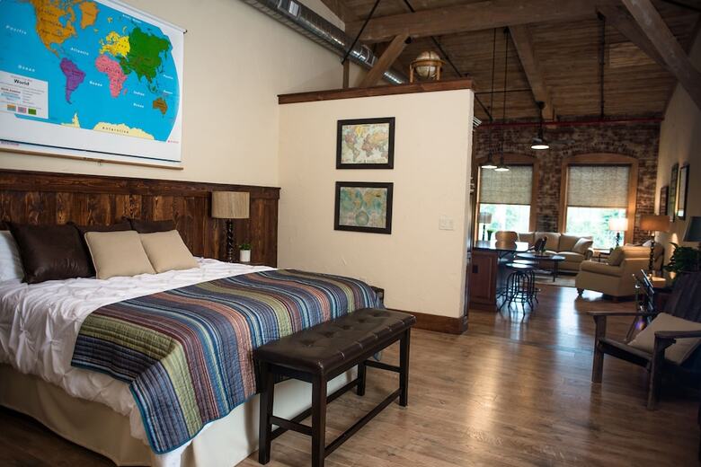 Hotel Rusty Rail Brewing Co.