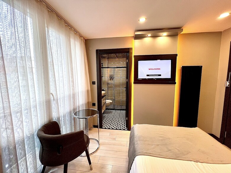 White Corner Hotel