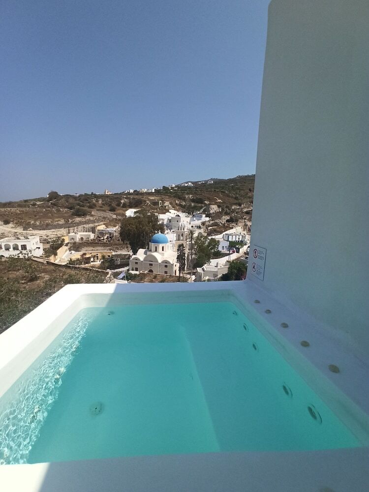 Amphitrite Suites Santorini