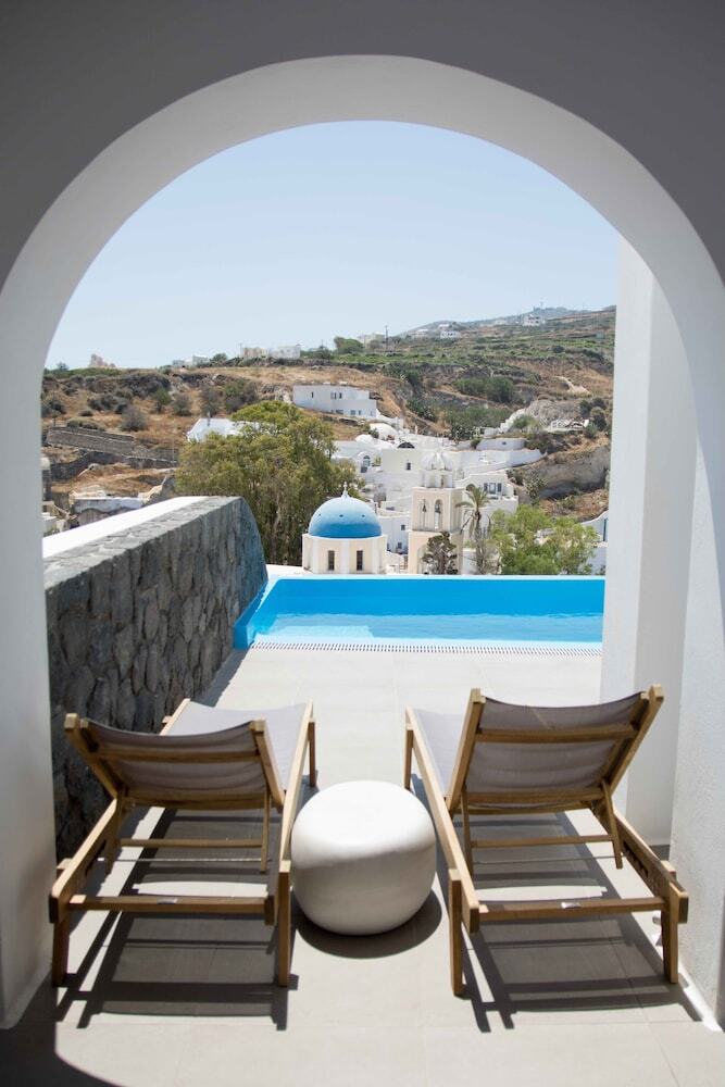 Amphitrite Suites Santorini