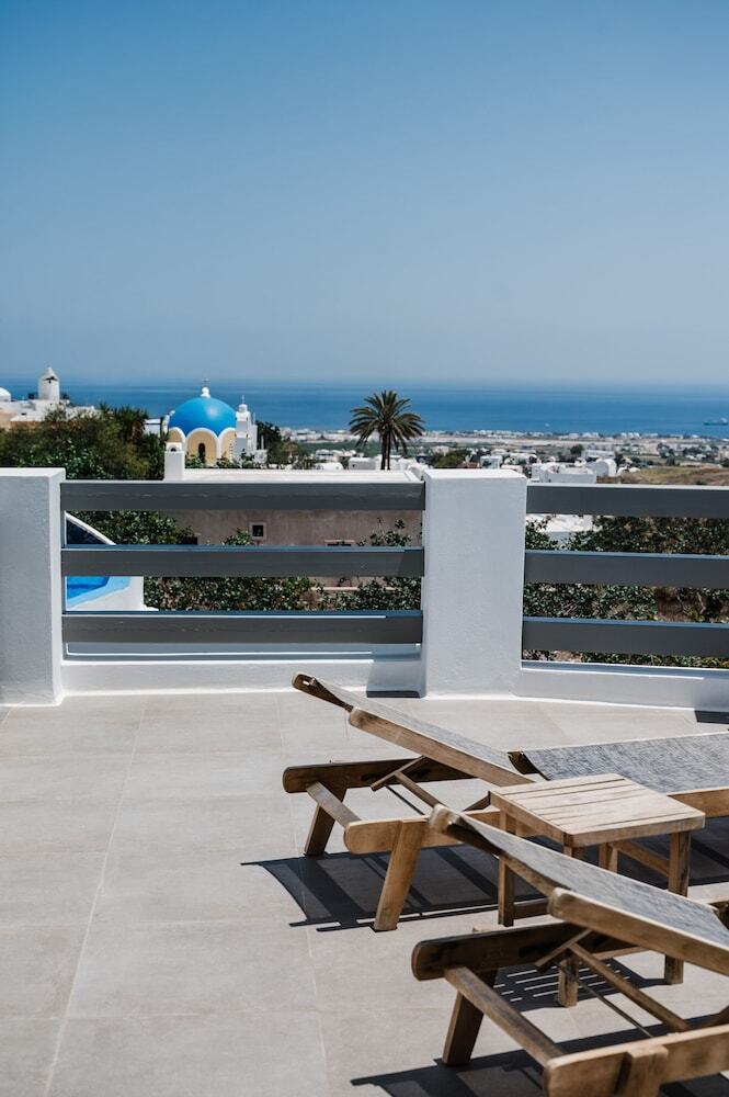 Amphitrite Suites Santorini