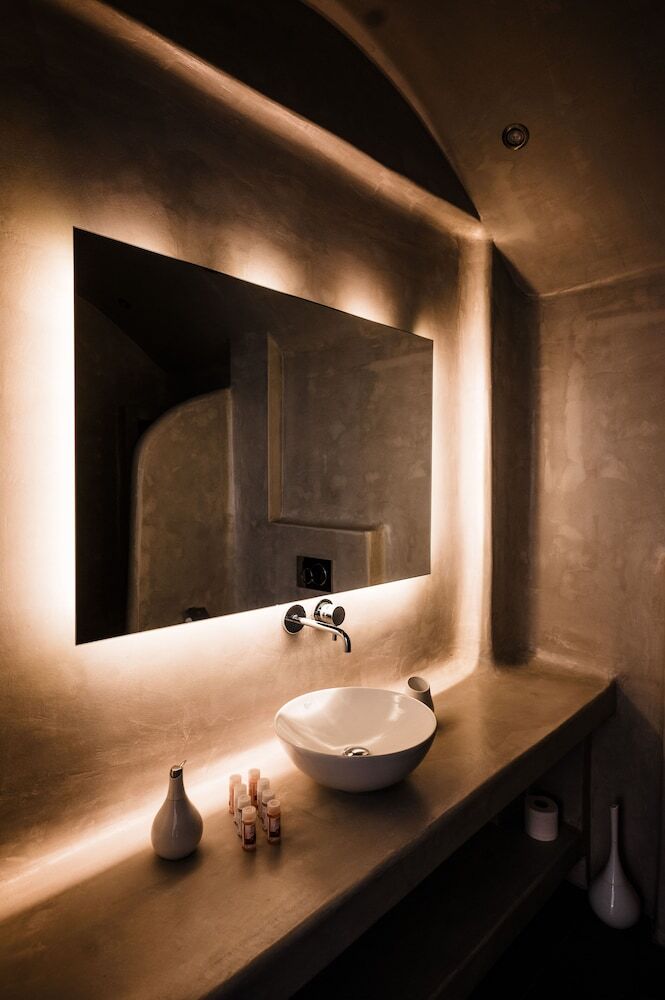 Amphitrite Suites Santorini
