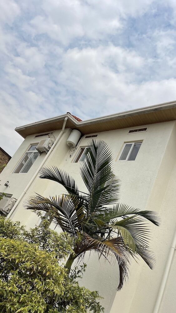 Lao Tangren Restaurant & Guesthouse