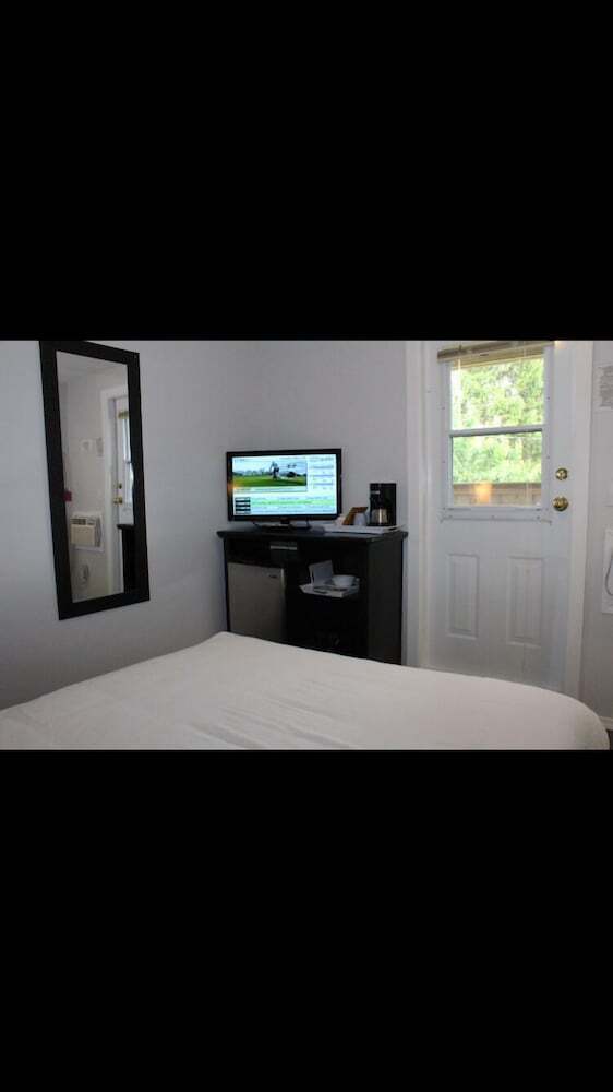 Maple Leaf Motel & Rv Resort
