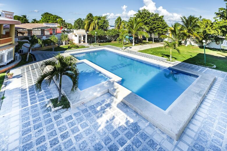 Hotel Capital O Oxtankah,chetumal Bay