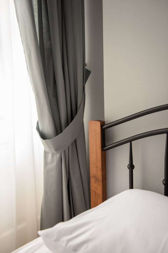 Athinas Street Inn