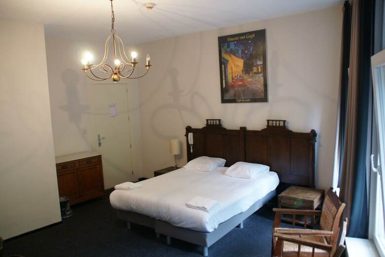 Hotel1875