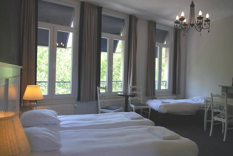 Hotel1875