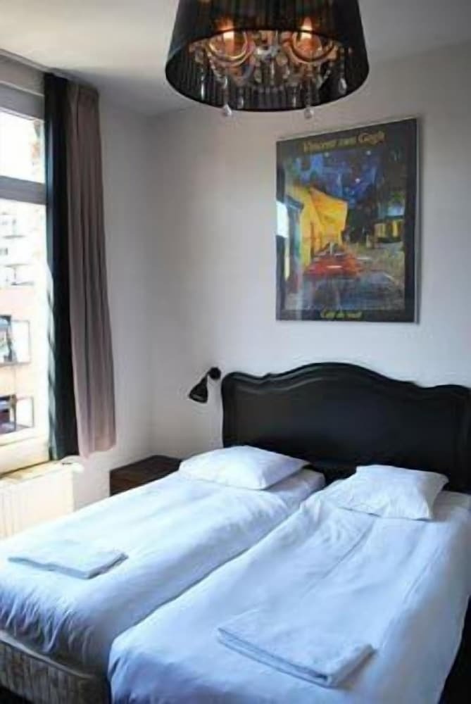 Hotel1875