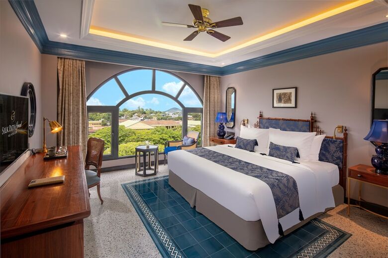 Silk Path Grand Hue Hotel