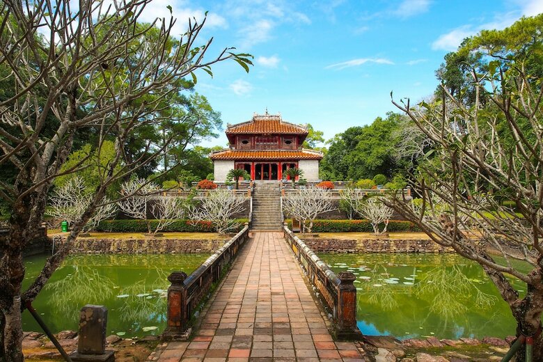 Silk Path Grand Hue Hotel