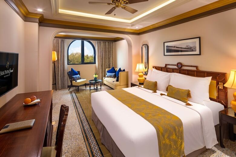 Silk Path Grand Hue Hotel