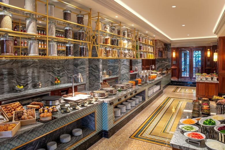 Silk Path Grand Hue Hotel