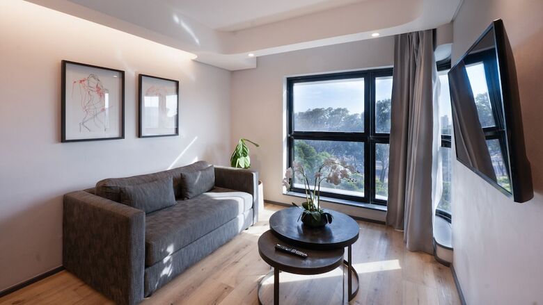 Anew Hotel Green Point