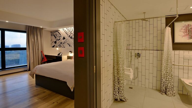 Anew Hotel Green Point