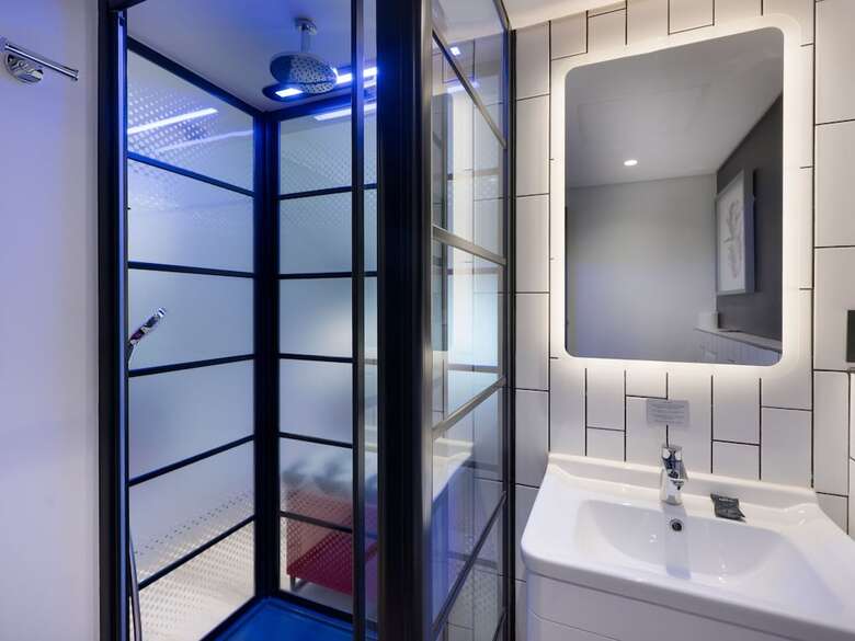 Anew Hotel Green Point