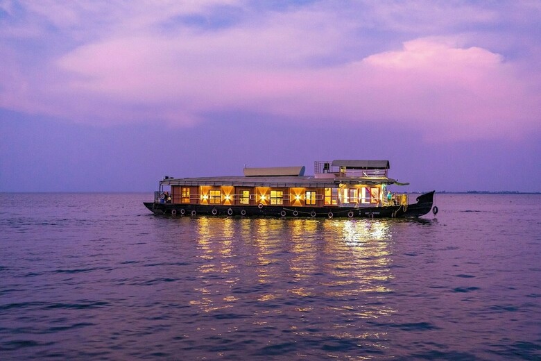 Hotel Coco Houseboat