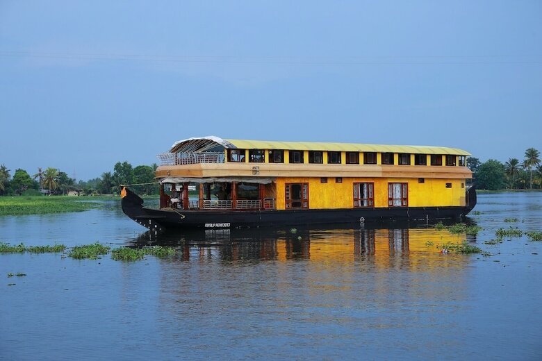 Hotel Coco Houseboat