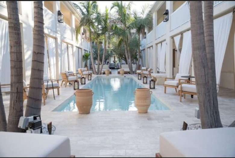 Hotel Cara