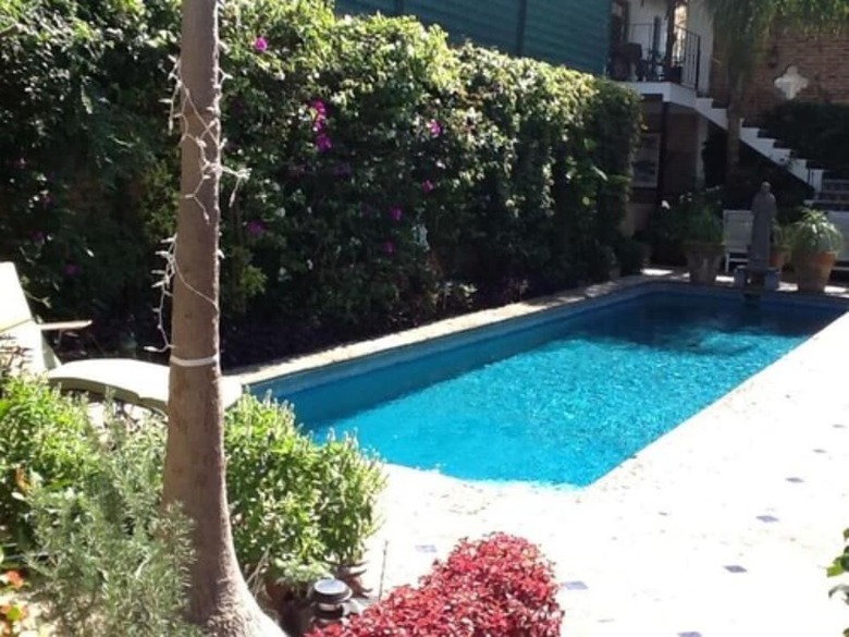 Casa Flores Bed & Breakfast