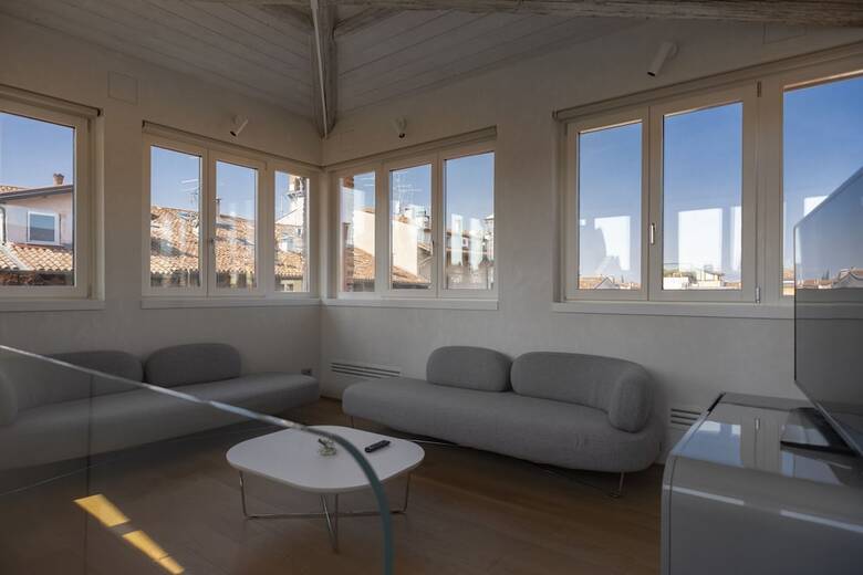 Lords Of Verona Luxury Apartments