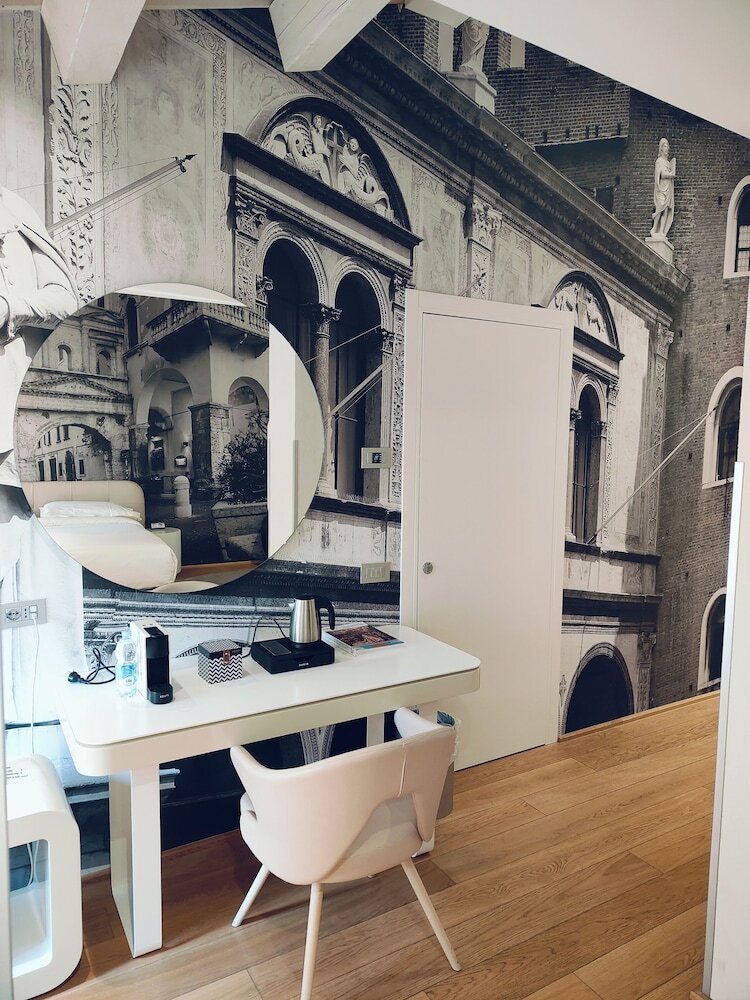 Lords Of Verona Luxury Apartments