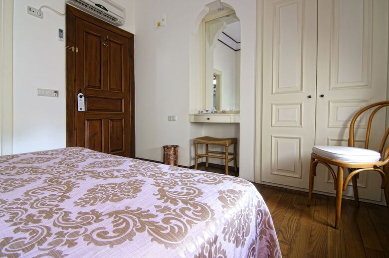 Minyon Hotel