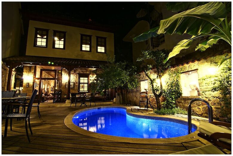 Minyon Hotel